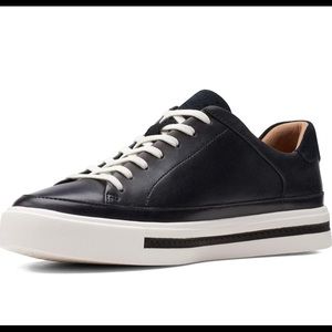 Clarks Women’s sun Maui Lace-Up Sneakers 10M